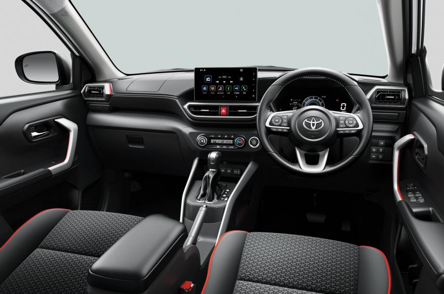 Торпедо Toyota Raize Z 2019 года  (фото 8 из 18)